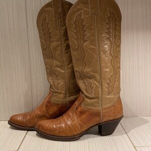JUSTIN Western Women’s Cowboy Boots
